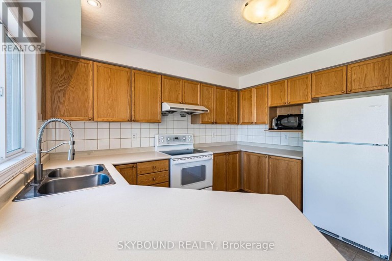 735 KARLSFELD ROAD, Waterloo, Ontario, N2T2W4