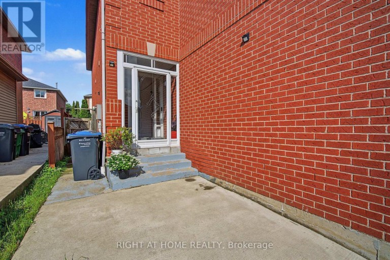 5531 WHISTLER CRESCENT, Mississauga (Hurontario), Ontario, L4Z3R7