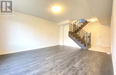 71 GEORGE KIRBY STREET Vaughan (Patterson) Ontario photo 3
