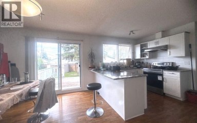 235 Penbrooke Close SE Calgary Alberta photo 10