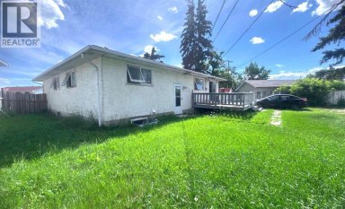 235 Penbrooke Close SE Calgary Alberta photo 3