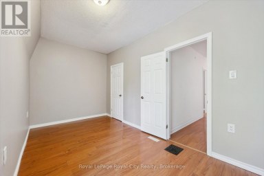 90 NEEVE STREET Guelph (St. Patrick's Ward) Ontario photo 27