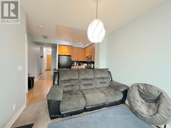 301 - 3939 DUKE OF YORK BOULEVARD, Mississauga (City Centre), Ontario, L5B4N2