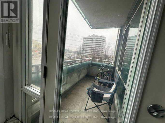 301 - 3939 DUKE OF YORK BOULEVARD, Mississauga (City Centre), Ontario, L5B4N2