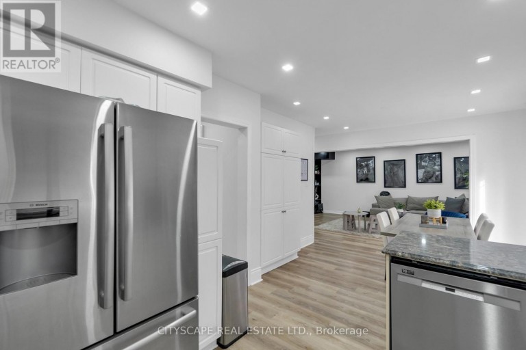 6421 DONWAY DRIVE, Mississauga (East Credit), Ontario, L5V1J4