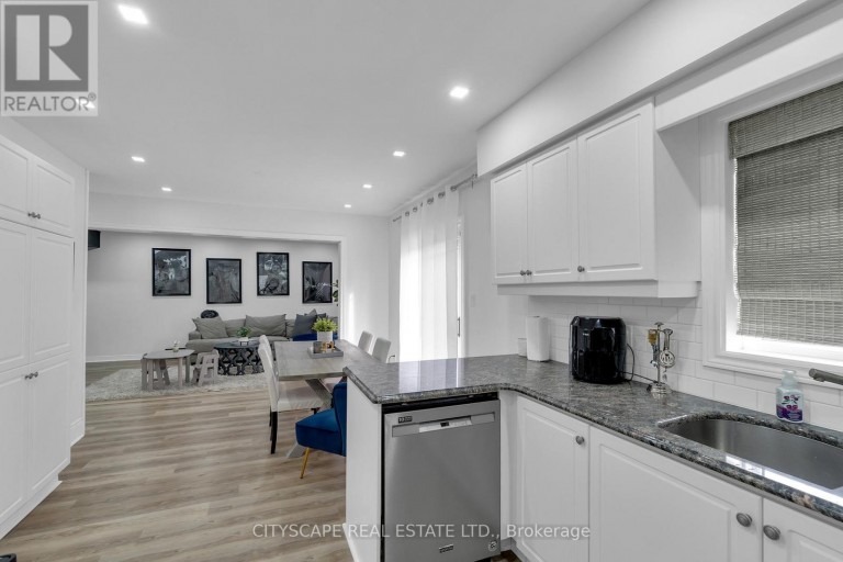 6421 DONWAY DRIVE, Mississauga (East Credit), Ontario, L5V1J4
