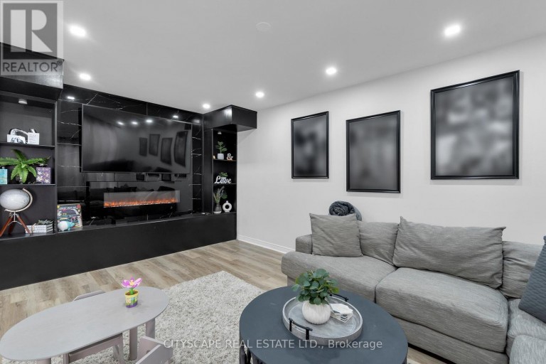 6421 DONWAY DRIVE, Mississauga (East Credit), Ontario, L5V1J4