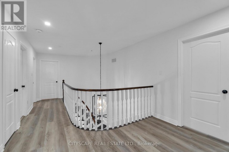 6421 DONWAY DRIVE, Mississauga (East Credit), Ontario, L5V1J4