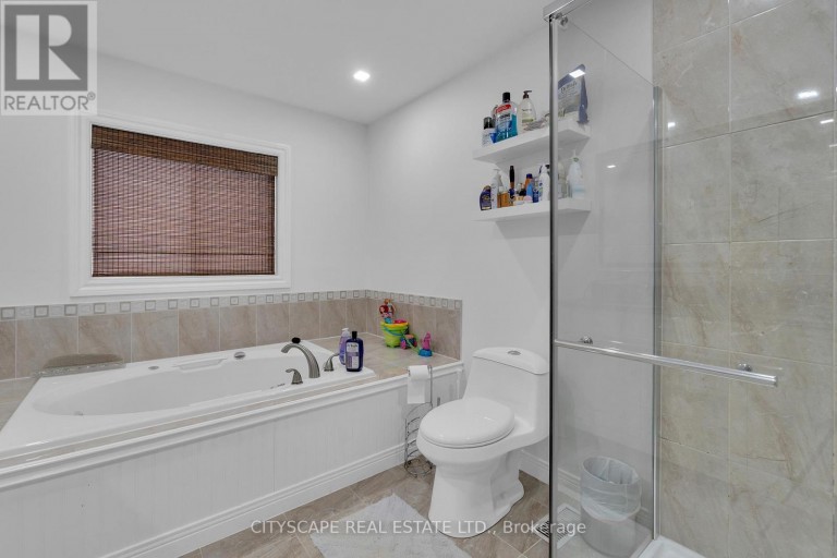 6421 DONWAY DRIVE, Mississauga (East Credit), Ontario, L5V1J4