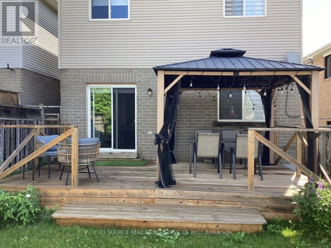 UPPER - 72 ADAMS STREET, Bradford West Gwillimbury (Bradford), Ontario, L3Z3E2