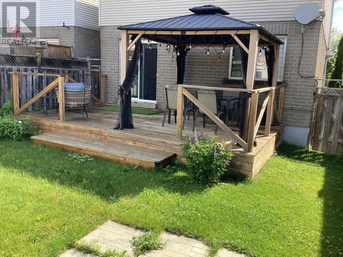 UPPER - 72 ADAMS STREET, Bradford West Gwillimbury (Bradford), Ontario, L3Z3E2