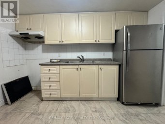 30 MARION CRESCENT Markham (Raymerville) Ontario photo 4