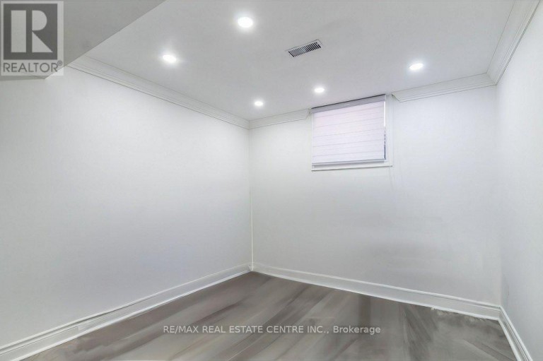 BASEMENT - 252 THORNER DRIVE, Hamilton (Thorner), Ontario, L8V2M7