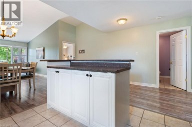 19 SOMERSET Drive Unit# 16 Port Dover Ontario photo 10