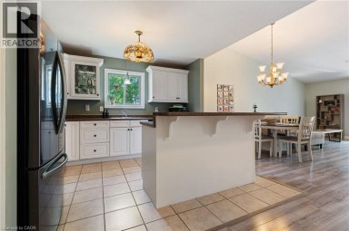 19 SOMERSET Drive Unit# 16 Port Dover Ontario photo 8