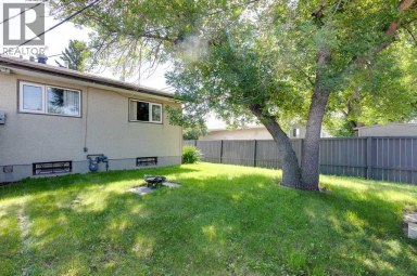 933 Marcombe Drive NE Calgary Alberta photo 16