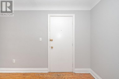 3 - 1031 CHURCHILL AVENUE E Oakville (CP College Park) Ontario photo 4