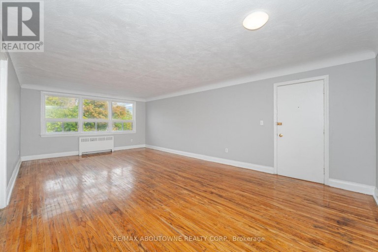 3 - 1031 CHURCHILL AVENUE E, Oakville (CP College Park), Ontario, L6H1A3