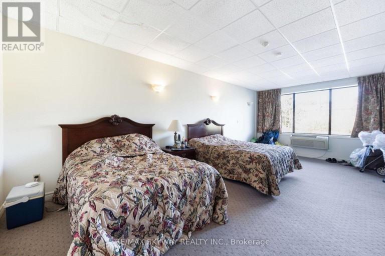 233 HIGHWAY 60, Huntsville (Chaffey), Ontario, P1H1C2