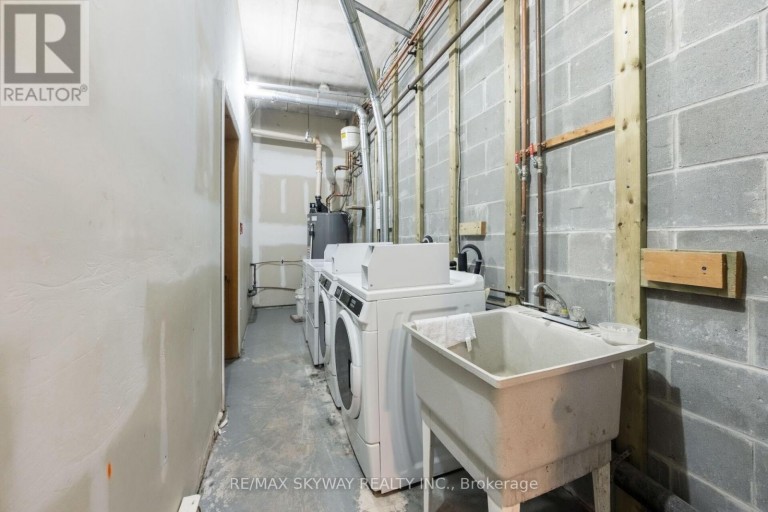 233 HIGHWAY 60, Huntsville (Chaffey), Ontario, P1H1C2