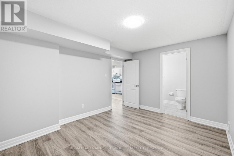 527 HALO STREET, Oshawa (Windfields), Ontario, L1L0H9