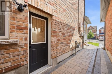 527 HALO STREET Oshawa (Windfields) Ontario photo 2