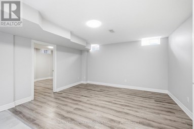 527 HALO STREET Oshawa (Windfields) Ontario photo 7