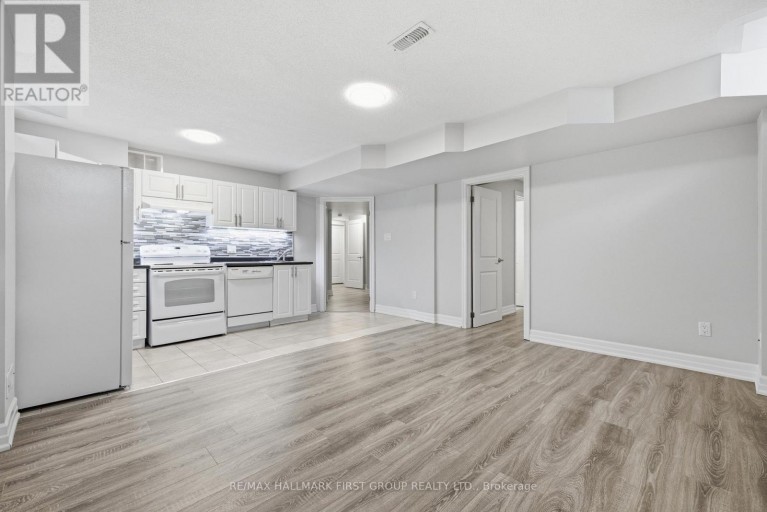527 HALO STREET, Oshawa (Windfields), Ontario, L1L0H9