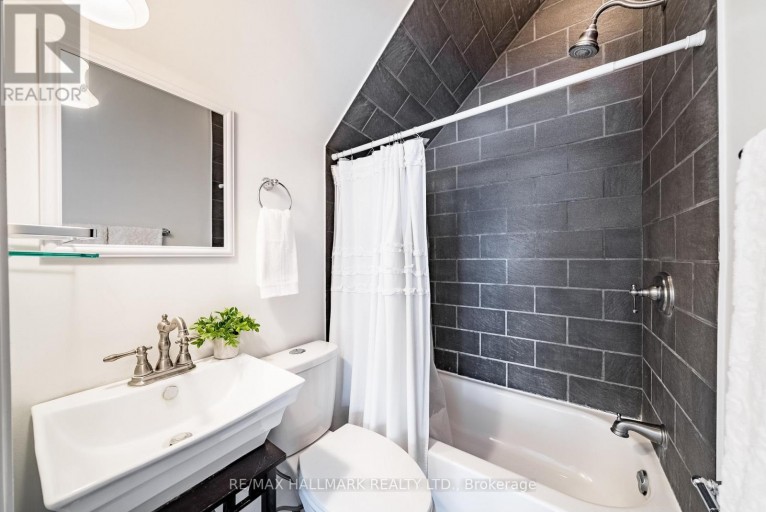 6395 MAIN STREET, Whitchurch-Stouffville (Stouffville), Ontario, L4A1G4