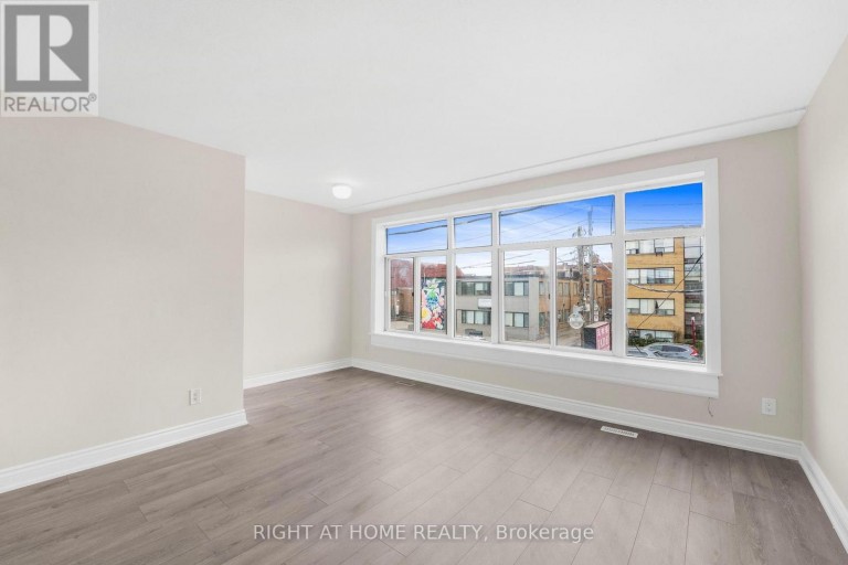 1698A EGLINTON AVENUE W, Toronto (Briar Hill-Belgravia), Ontario, M6E2H5