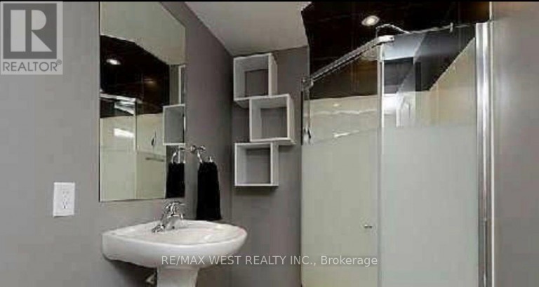 8 CALLALILY ROAD, Brampton (Northwest Sandalwood Parkway), Ontario, L7A0M1