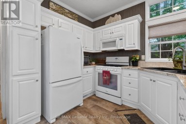 50 PORTSIDE DRIVE - 77719 BLUEWATER HIGHWAY Central Huron (Clinton) Ontario photo 9