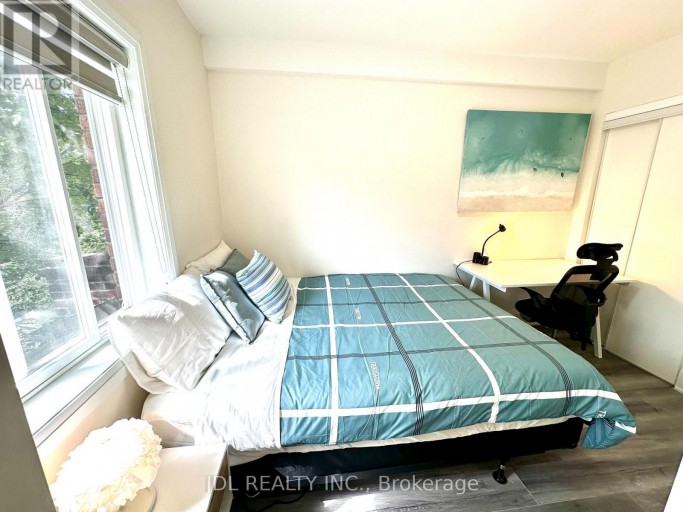 5 - 5 SORAUREN AVENUE, Toronto (Roncesvalles), Ontario, M6R2C6