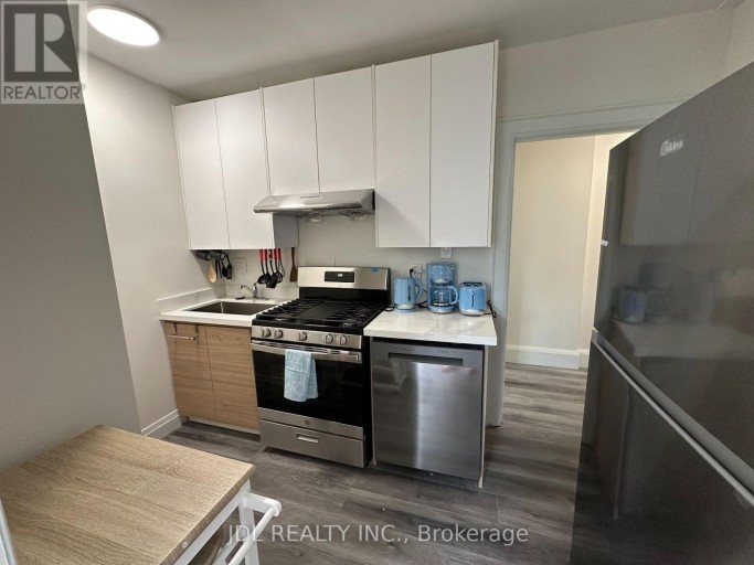 5 - 5 SORAUREN AVENUE, Toronto (Roncesvalles), Ontario, M6R2C6