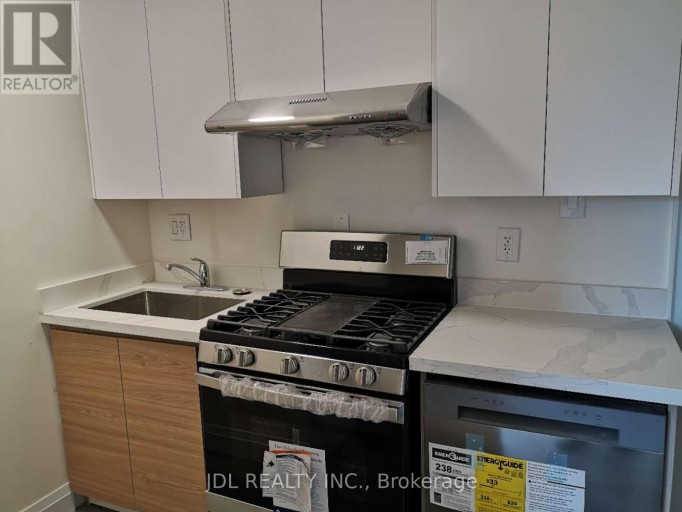 5 - 5 SORAUREN AVENUE, Toronto (Roncesvalles), Ontario, M6R2C6