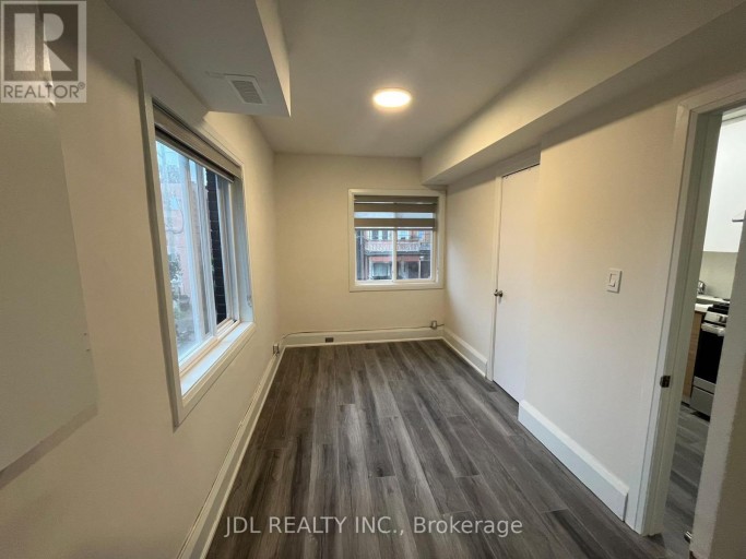 5 - 5 SORAUREN AVENUE, Toronto (Roncesvalles), Ontario, M6R2C6