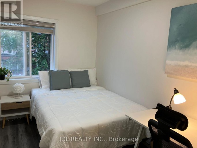 5 - 5 SORAUREN AVENUE, Toronto (Roncesvalles), Ontario, M6R2C6