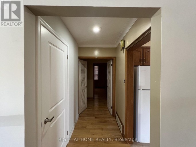 MAIN FLOOR - 9 DEWLANE DRIVE, Toronto (Newtonbrook West), Ontario, M2R2P7