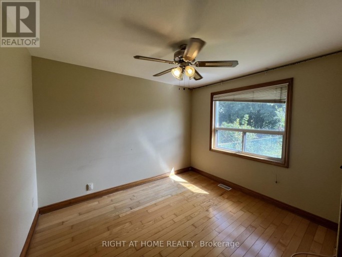 MAIN FLOOR - 9 DEWLANE DRIVE, Toronto (Newtonbrook West), Ontario, M2R2P7