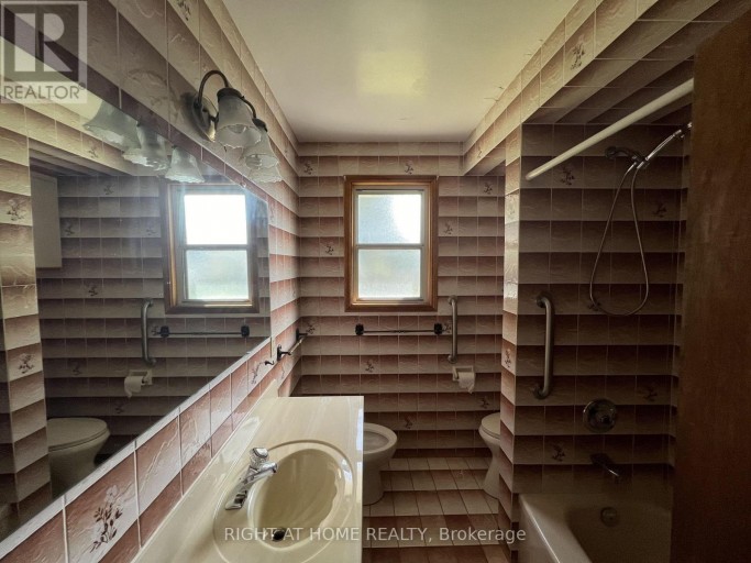 MAIN FLOOR - 9 DEWLANE DRIVE, Toronto (Newtonbrook West), Ontario, M2R2P7
