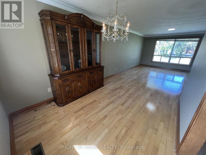 MAIN FLOOR - 9 DEWLANE DRIVE, Toronto (Newtonbrook West), Ontario, M2R2P7