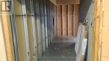22 BENTON ROAD Toronto (Brookhaven-Amesbury) Ontario photo 8