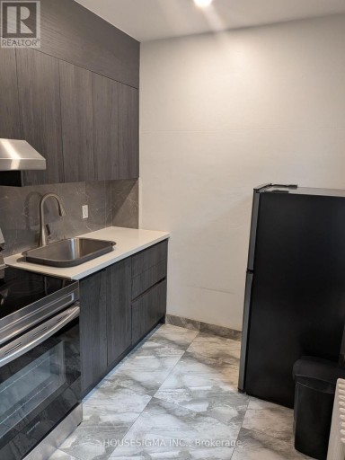 202 - 117 COSBURN AVENUE, Toronto (Danforth Village-East York), Ontario, M4J2L1