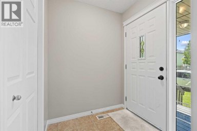 28 Saddlebrook Gardens NE Calgary Alberta photo 3