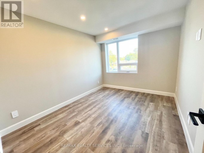 213 - 34 NORMAN STREET, Brantford, Ontario, N3R2Y1