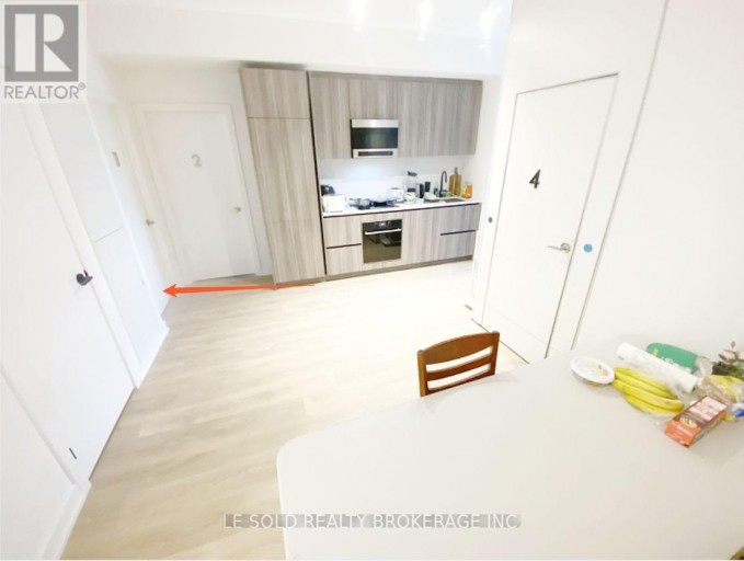 711 MASTER BEDROOM - 127 BROADWAY AVENUE, Toronto (Mount Pleasant West), Ontario, M4P1V4