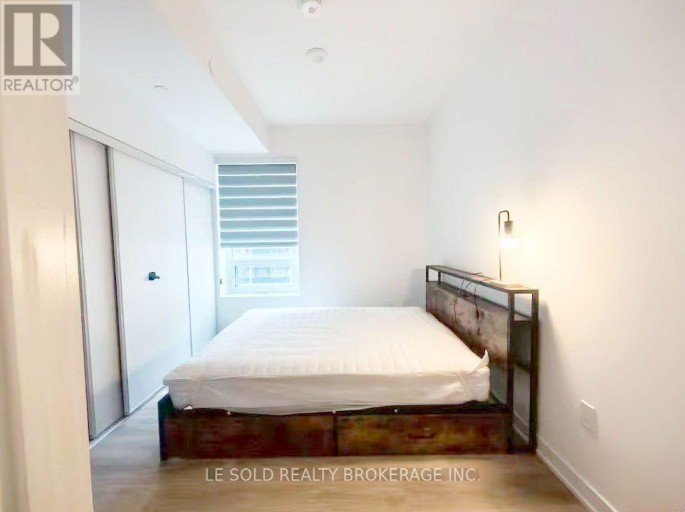 711 MASTER BEDROOM - 127 BROADWAY AVENUE, Toronto (Mount Pleasant West), Ontario, M4P1V4