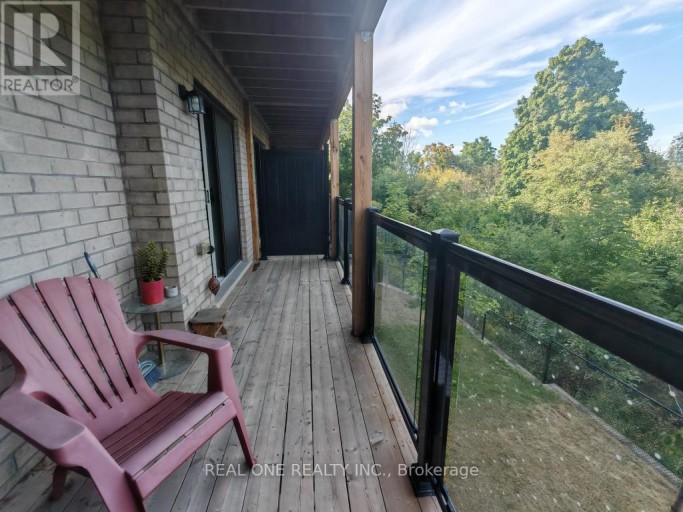 19 WOODSTREAM DRIVE, Toronto (West Humber-Clairville), Ontario, M9W0G1