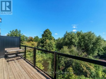 19 WOODSTREAM DRIVE Toronto (West Humber-Clairville) Ontario photo 2
