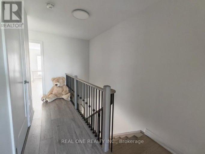 19 WOODSTREAM DRIVE, Toronto (West Humber-Clairville), Ontario, M9W0G1